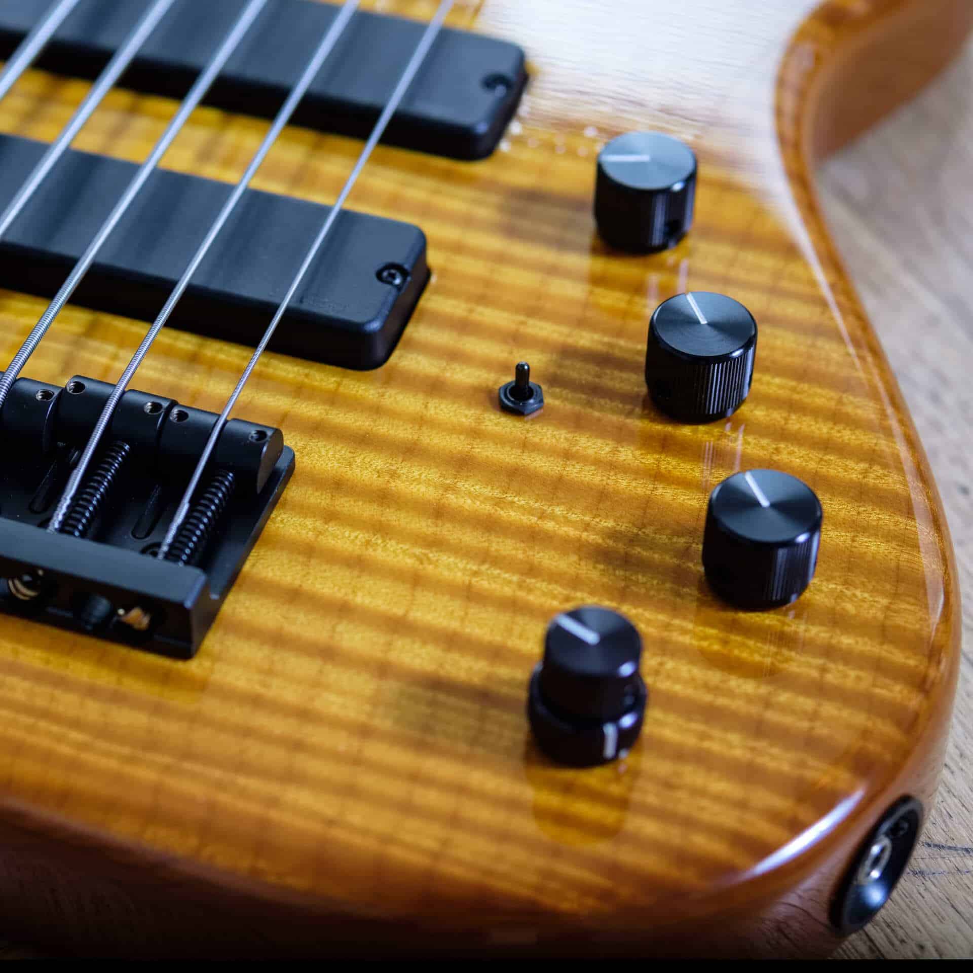 Sadowsky NYC Single Cut 24 Fret knobs and body