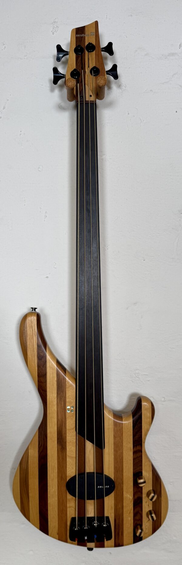 Pre-owned Sandberg Custom Stripe Fretless 4 2012